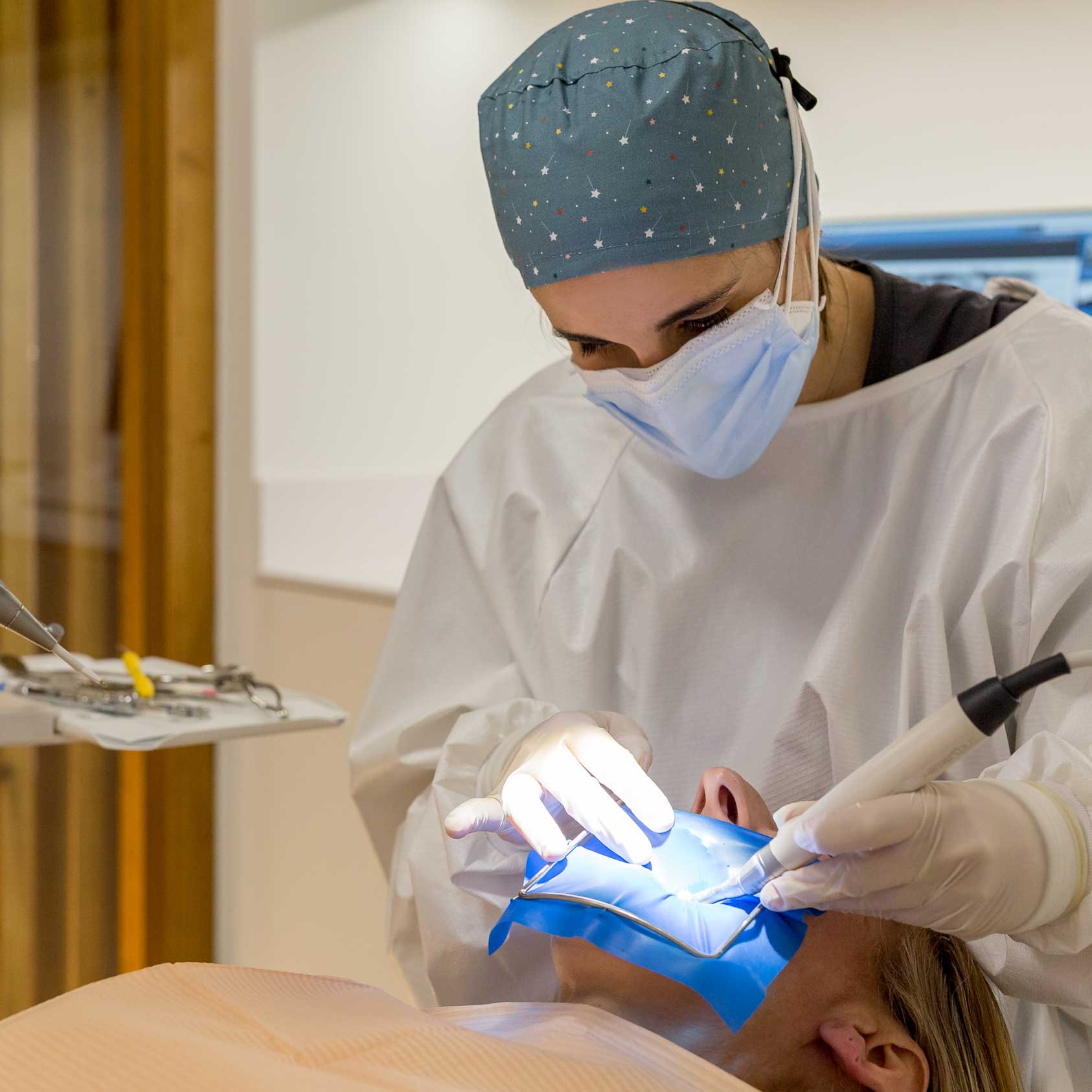 Tratamiento de caries y endodoncia en Tortosa